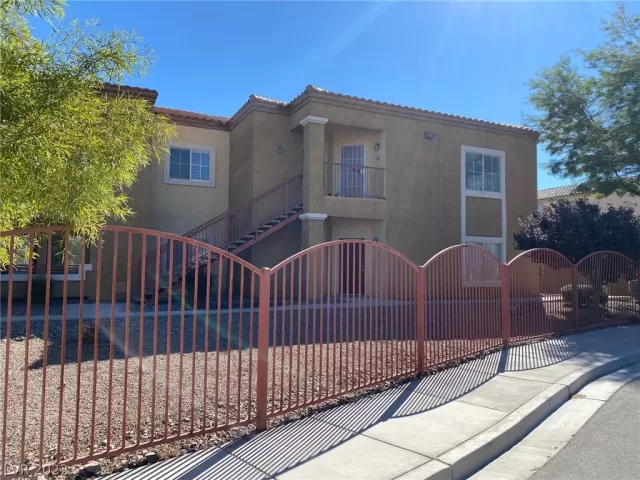 MLS: 2445191 Condo For Sale