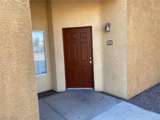 Photo #3: 2445191 Listing