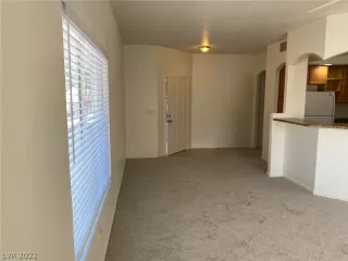 Photo #6: 2445191 Listing