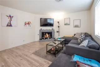 Photo #4: 2445203 Listing 