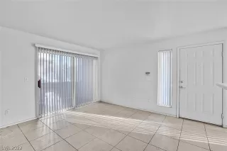 Photo #2: 2445215 Listing