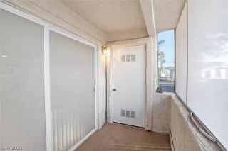 Photo #3: 2445215 Listing