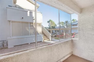 Photo #4: 2445215 Listing