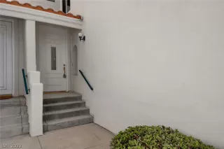 Photo #2: 2445229 Listing