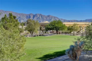 Photo #3: 2445229 Listing