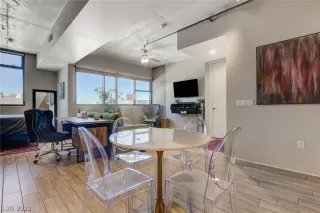 Photo #6: 2445244 Listing