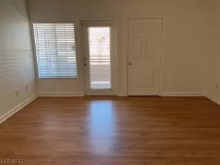 Photo #5: 2445257 Listing 