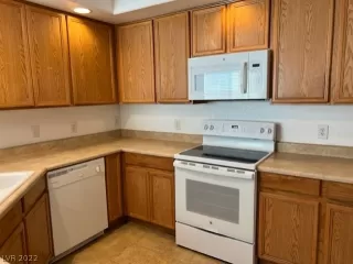 Photo #6: 2445257 Listing 