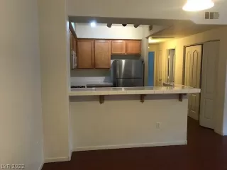 Photo #2: 2445269 Listing 