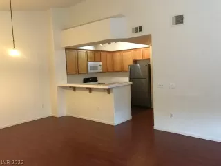 Photo #3: 2445269 Listing 