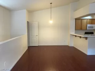 Photo #4: 2445269 Listing 