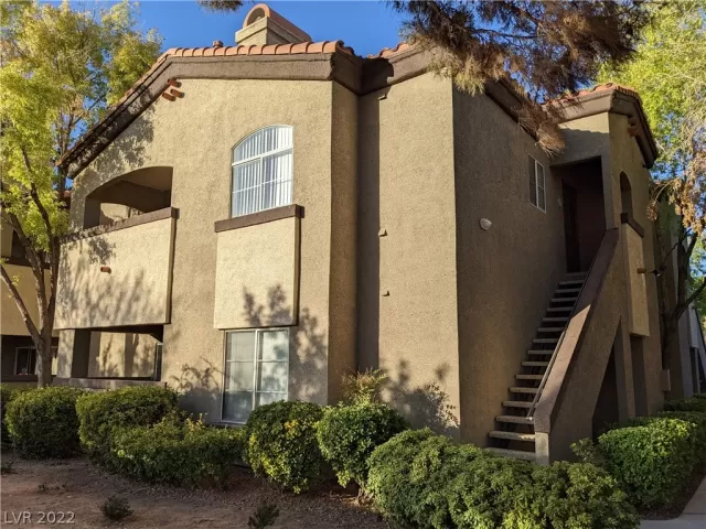 MLS: 2445277 Condo For Sale