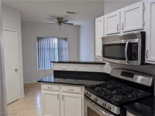 Photo #2: 2445277 Listing