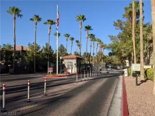 Photo #6: 2445277 Listing