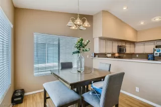 Photo #5: 2445282 Listing