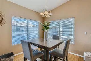 Photo #6: 2445282 Listing