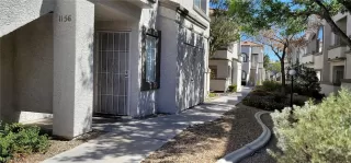 Photo #3: 2445289 Listing