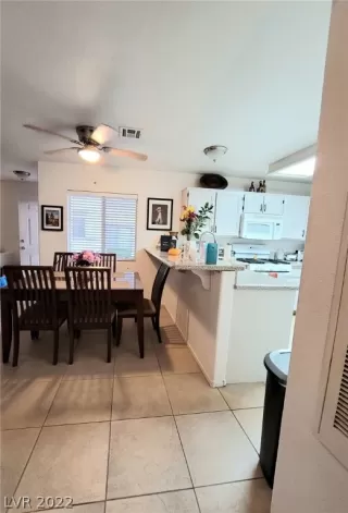 Photo #5: 2445289 Listing