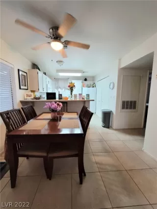 Photo #6: 2445289 Listing