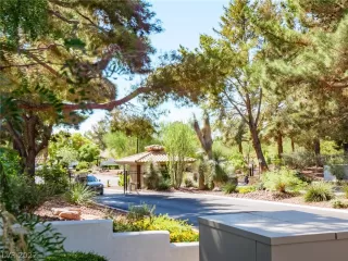 Photo #6: 2445291 Listing 