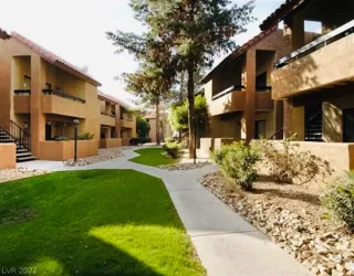 Photo #2: 2445316 Listing