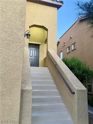 Photo #2: 2445335 Listing