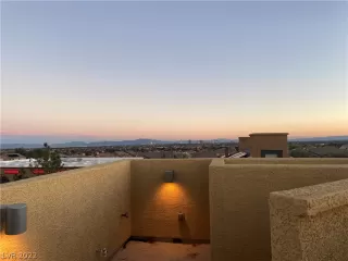 Photo #5: 2445335 Listing