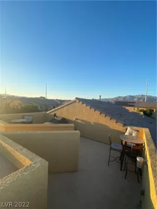 Photo #6: 2445335 Listing