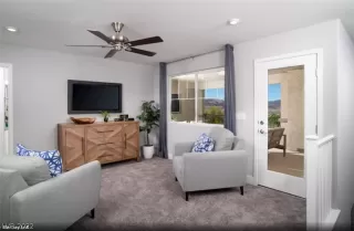 Photo #4: 2445353 Listing