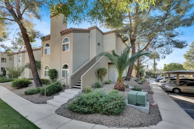 MLS: 2445365 Condo For Sale