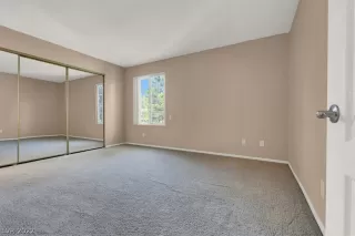 Photo #5: 2445365 Listing