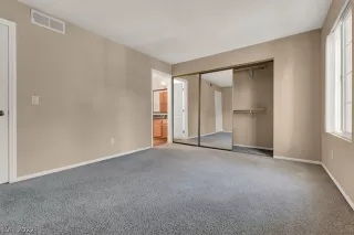 Photo #6: 2445365 Listing