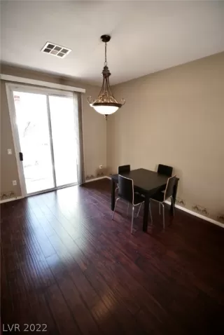 Photo #6: 2445419 Listing