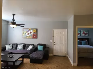 Photo #4: 2445430 Listing