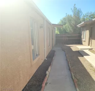 Photo #4: 2445437 Listing
