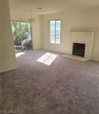 Photo #5: 2445437 Listing