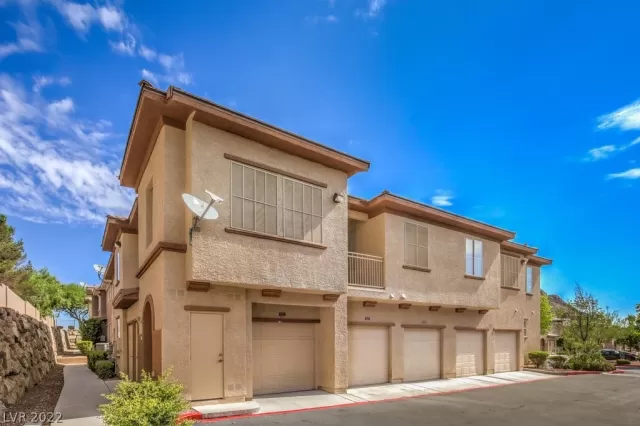 MLS: 2445468 Condo For Sale