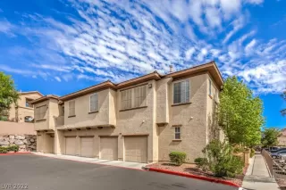 Photo #6: 2445468 Listing