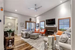 Photo #3: 2445481 Listing 