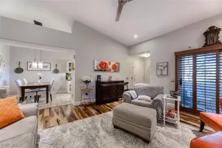 Photo #4: 2445481 Listing 