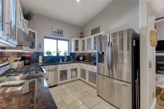 Photo #6: 2445481 Listing 