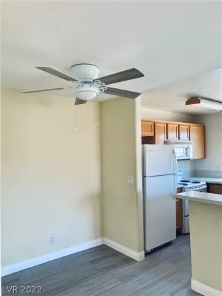 Photo #3: 2445482 Listing