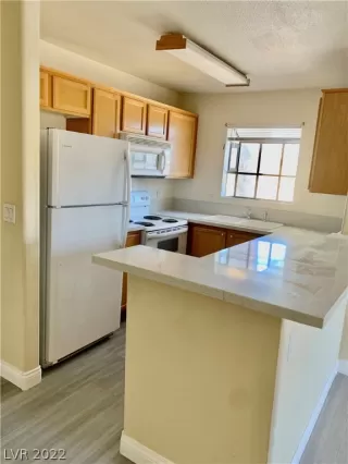 Photo #6: 2445482 Listing