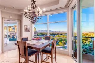 Photo #2: 2445499 Listing