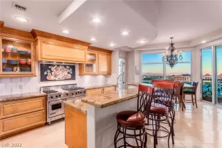 Photo #3: 2445499 Listing