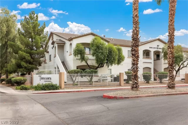 MLS: 2445500 Condo For Sale