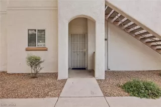 Photo #1: 2445500 Listing