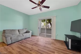 Photo #4: 2445500 Listing