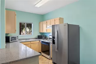 Photo #5: 2445500 Listing