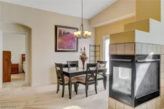 Photo #4: 2445505 Listing